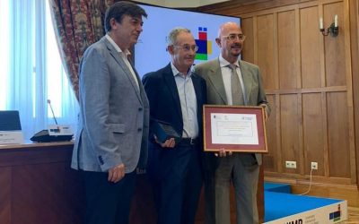 O académico Ángel Carracedo recolle o Premio 2024 á Traxectoria Internacional no ámbito do dereito á saúde da UIMP